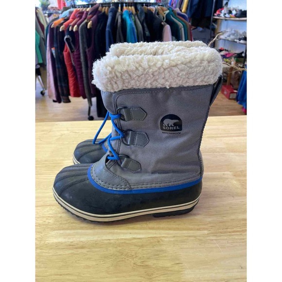 Shoe Size 6 Sorel Gray Snow Boots - Picture 2 of 4